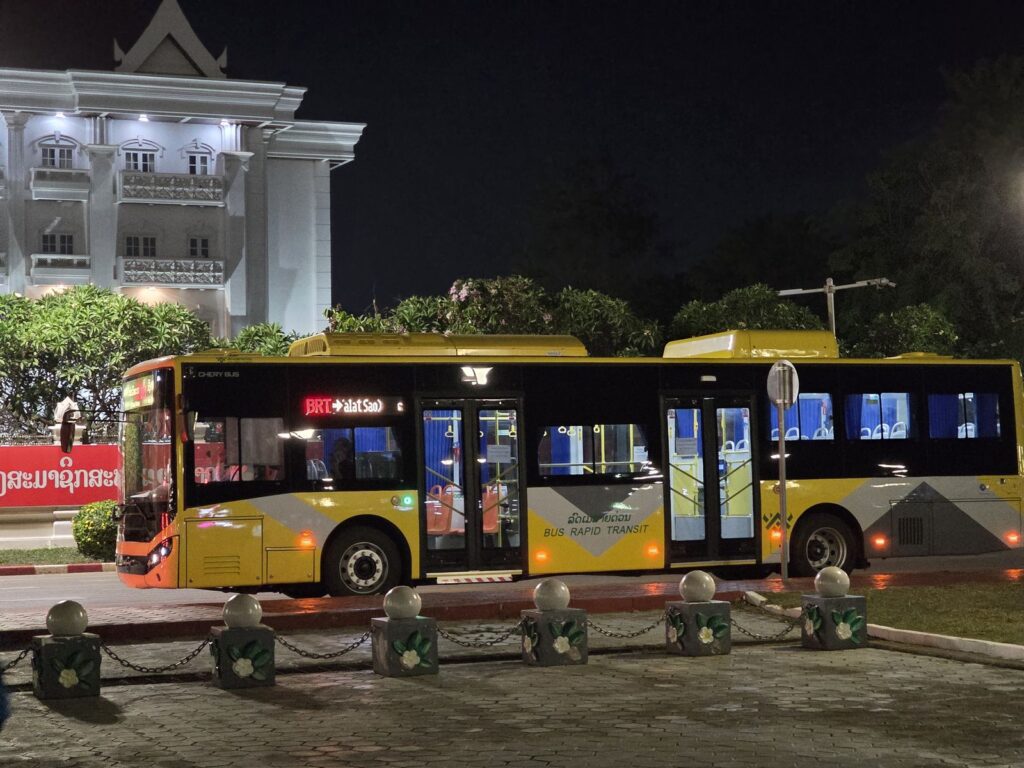 라오스 밤문화 비엔티안 저녁 거리 풍경